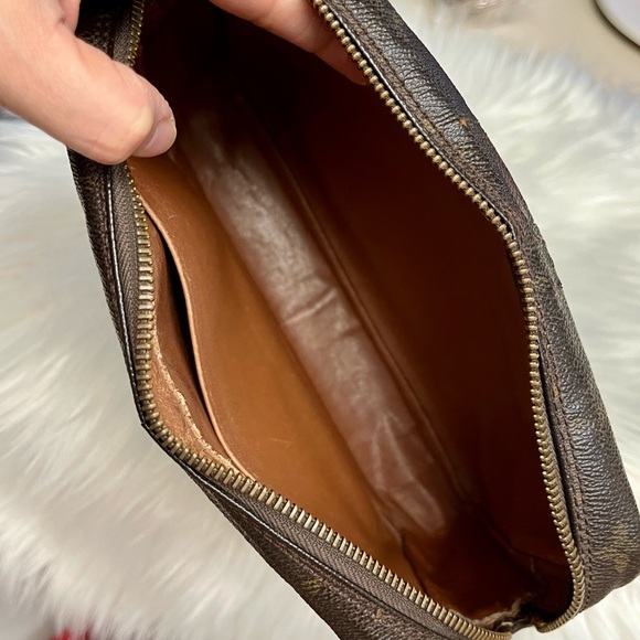 Authentic Louis Vuitton Monogram Compiegne 23 Clutch Bag - Picture 14 of 15